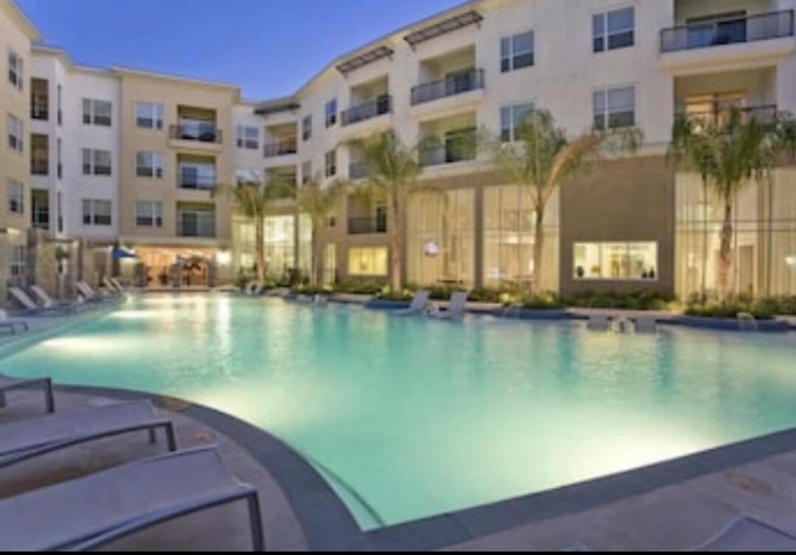 Luxury Corporate Apartment Rental Хюстън Екстериор снимка