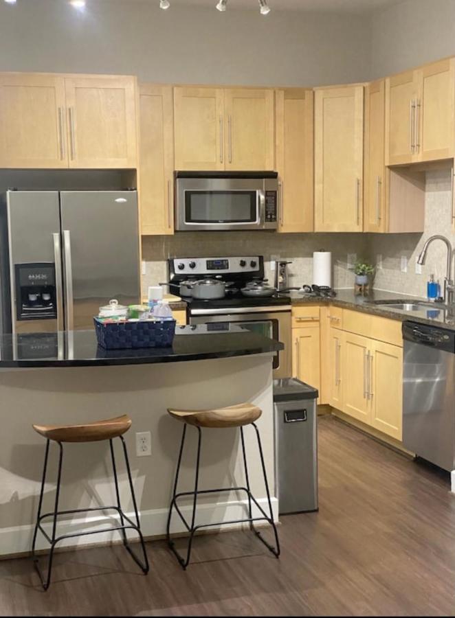 Luxury Corporate Apartment Rental Хюстън Екстериор снимка